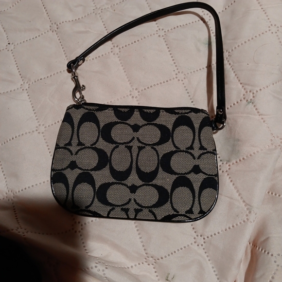 Vintage Coach Black Signature Khaki Medium Wristlet - Picture 3 of 6